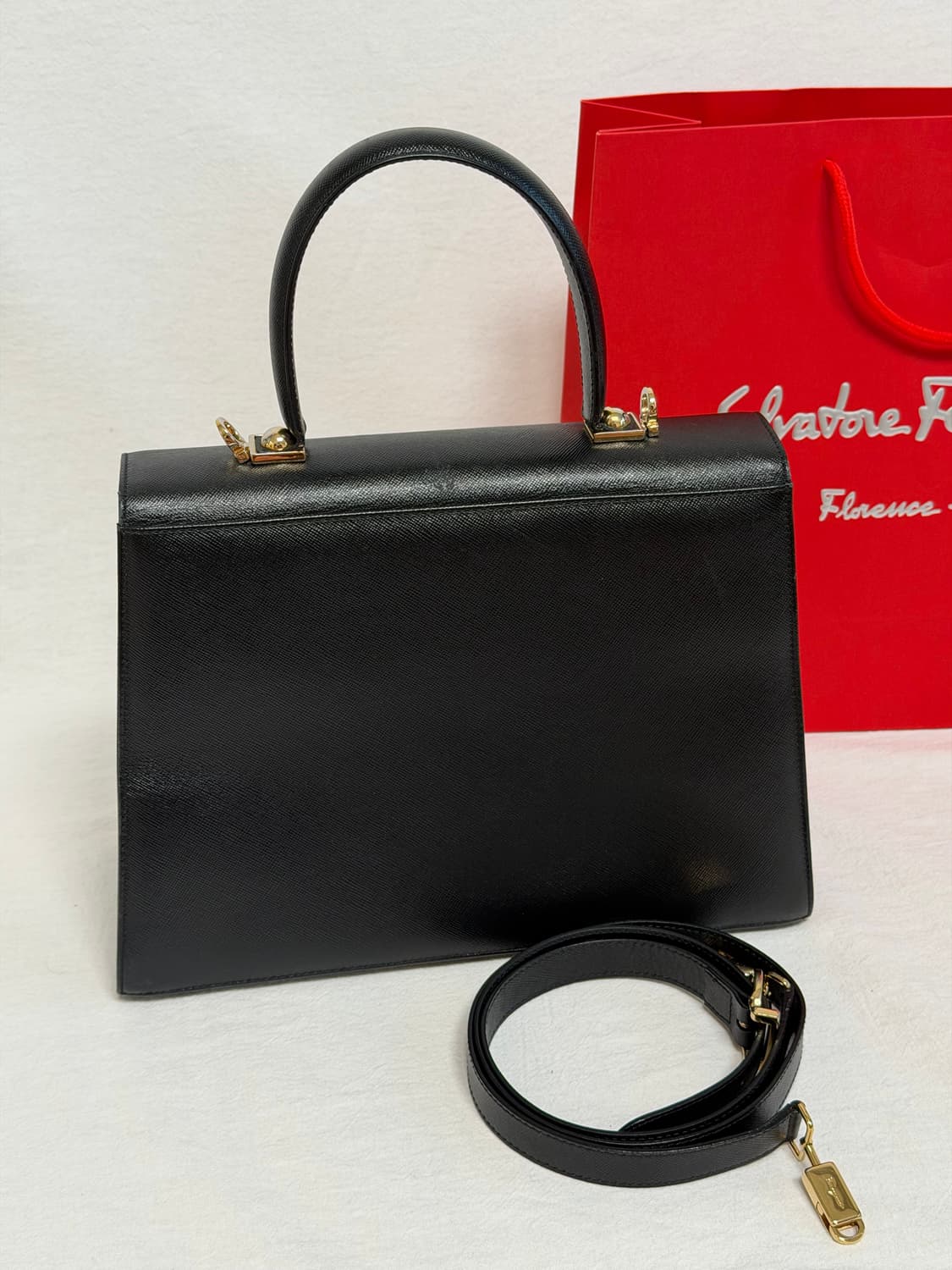 정품 페라가모 사피아노 블랙 간치니 탑 핸들백 차정원백 토트백 핸드백 상품이미지6