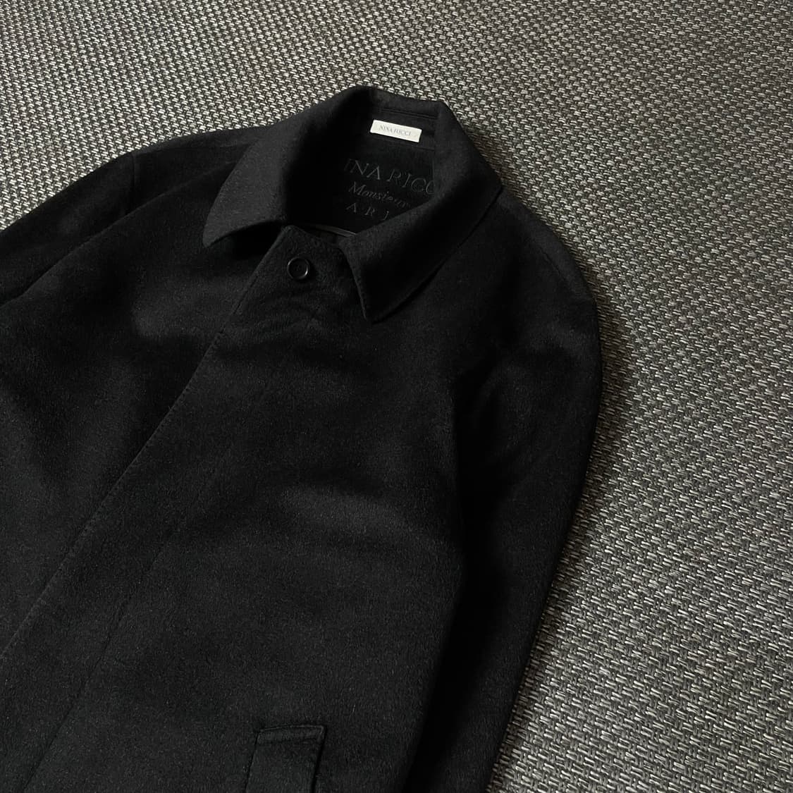 니나리치 블랙 히든버튼 하프 코트 상품이미지5