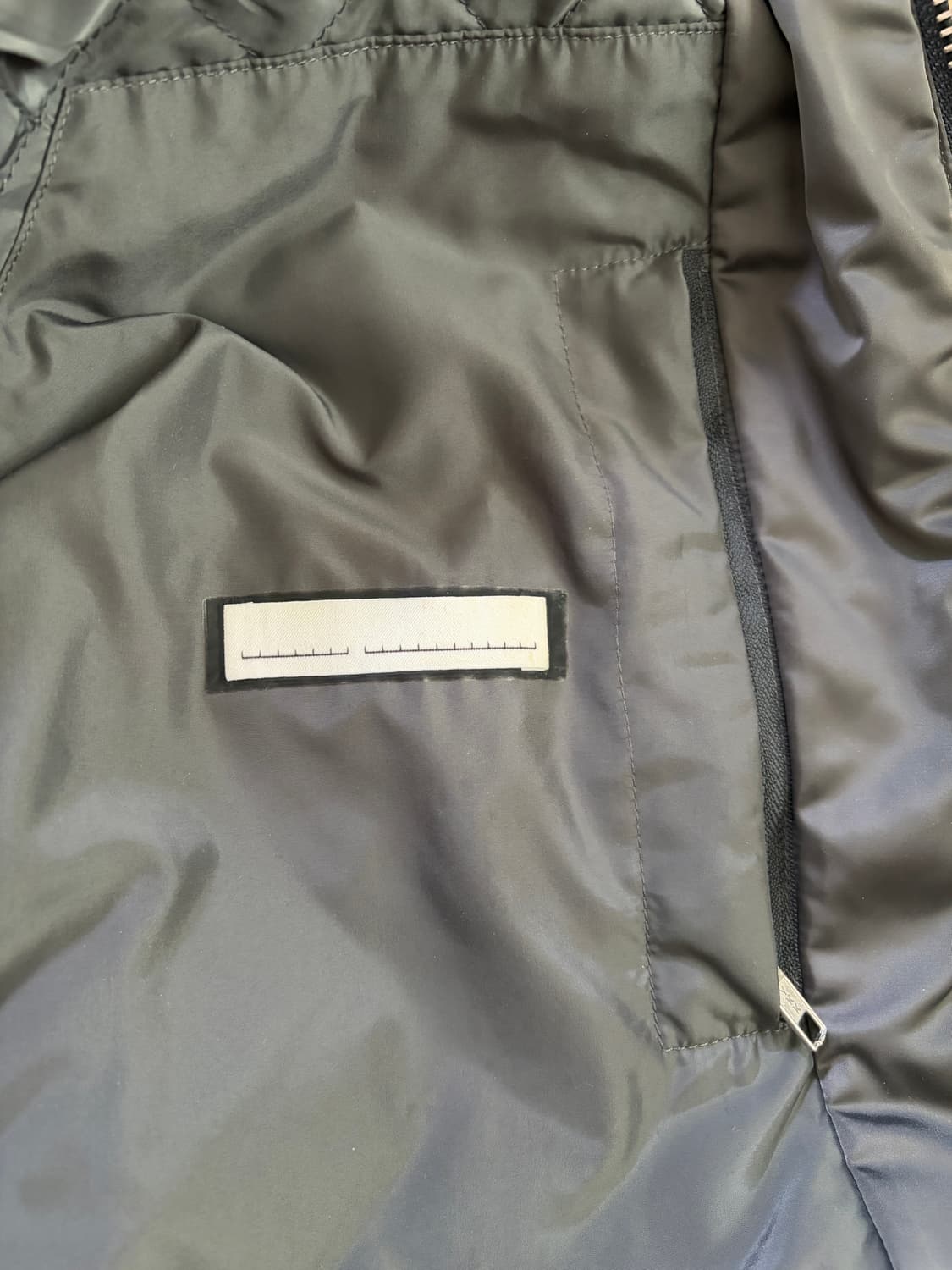 랜덤 아이덴티티 봄버 자켓 상품이미지4