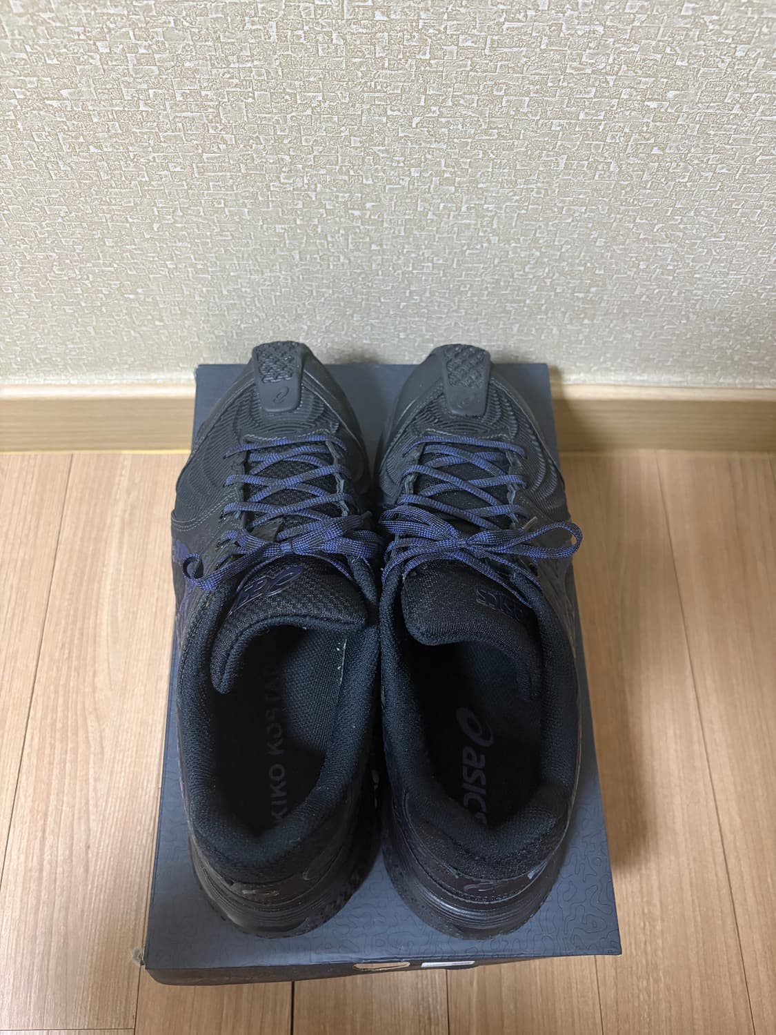 아식스 키코 코스타디노브 젤 키릴 3 블랙 딥 블루 상품이미지4