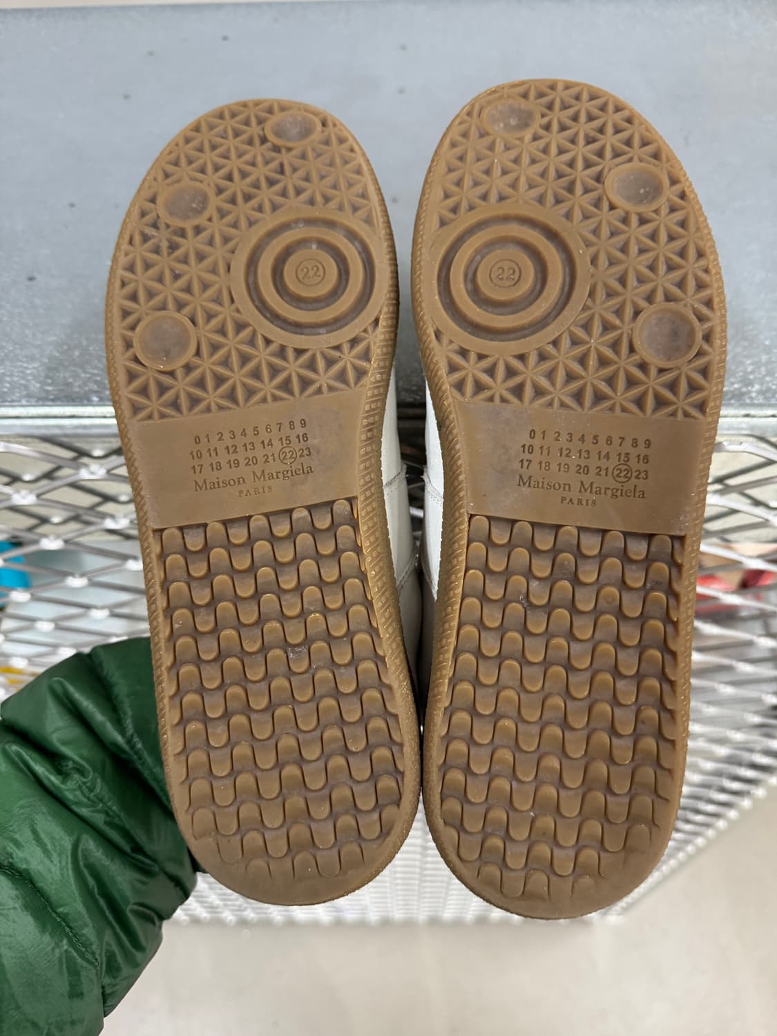 마르지엘라 페인팅 독일군 스니커즈 42 상품이미지6