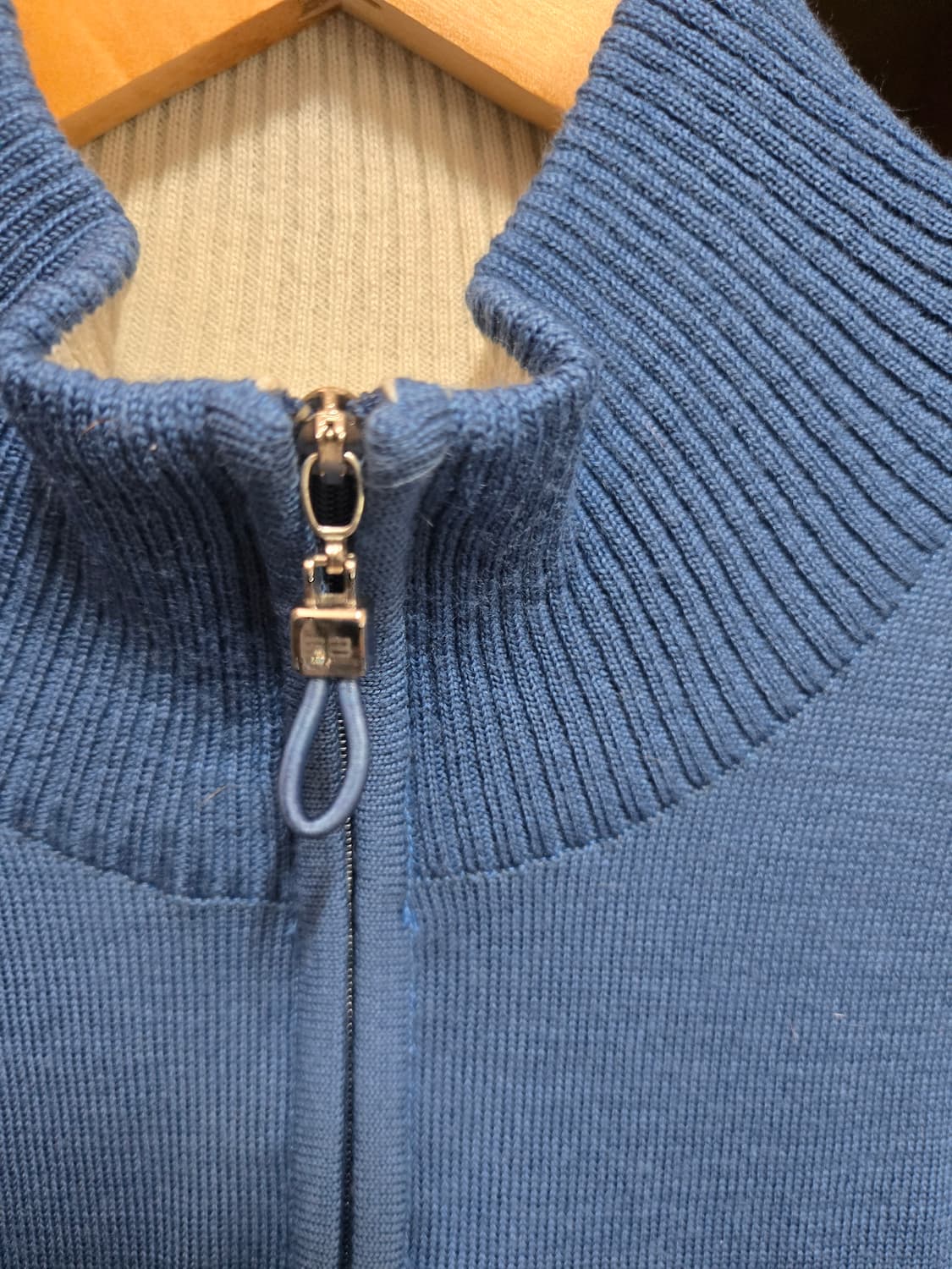 발렌시아가 니트집업 (95)  상품이미지2