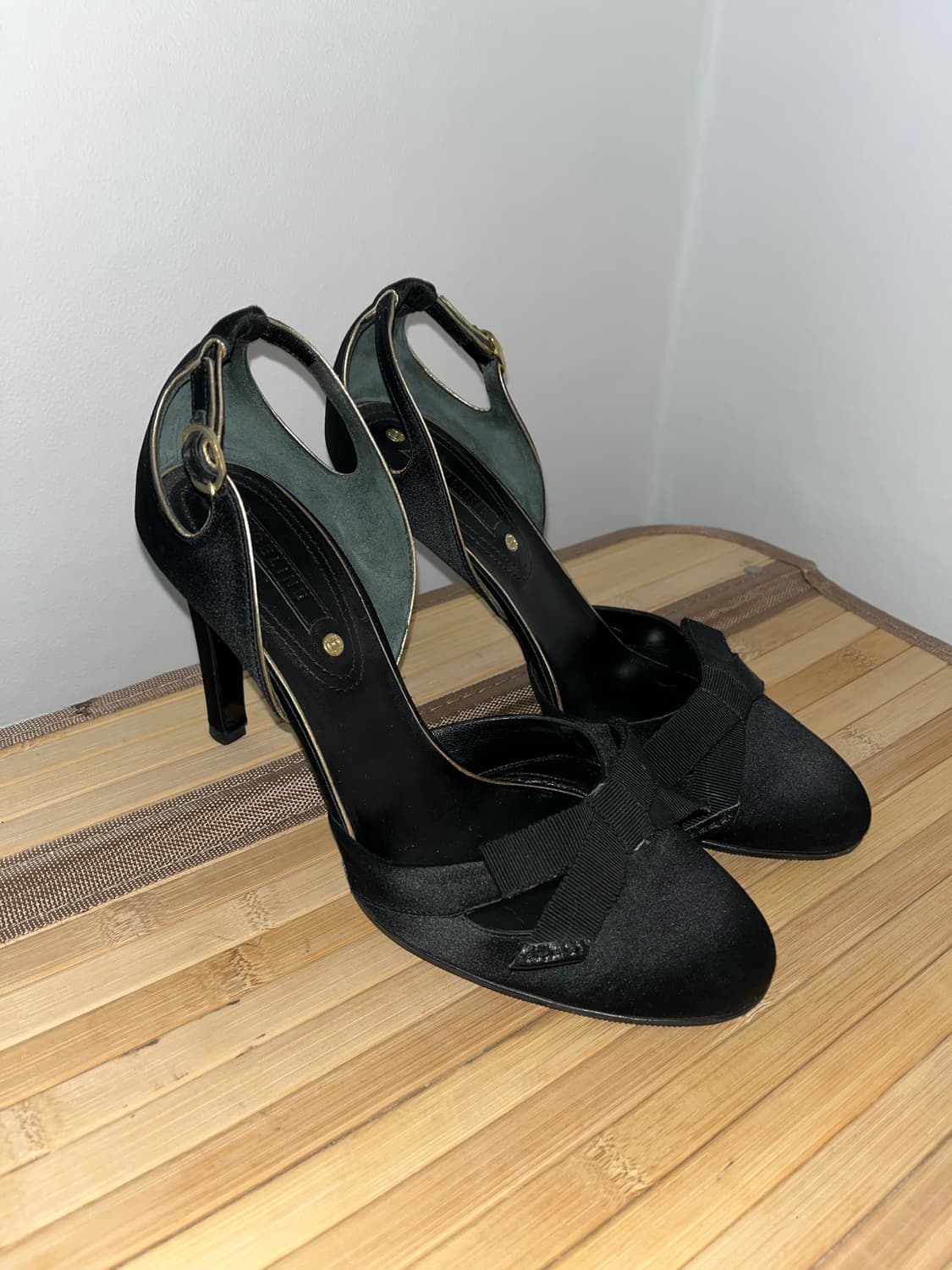 Celine 셀린느 새틴 블랙 리본 힐 상품이미지2