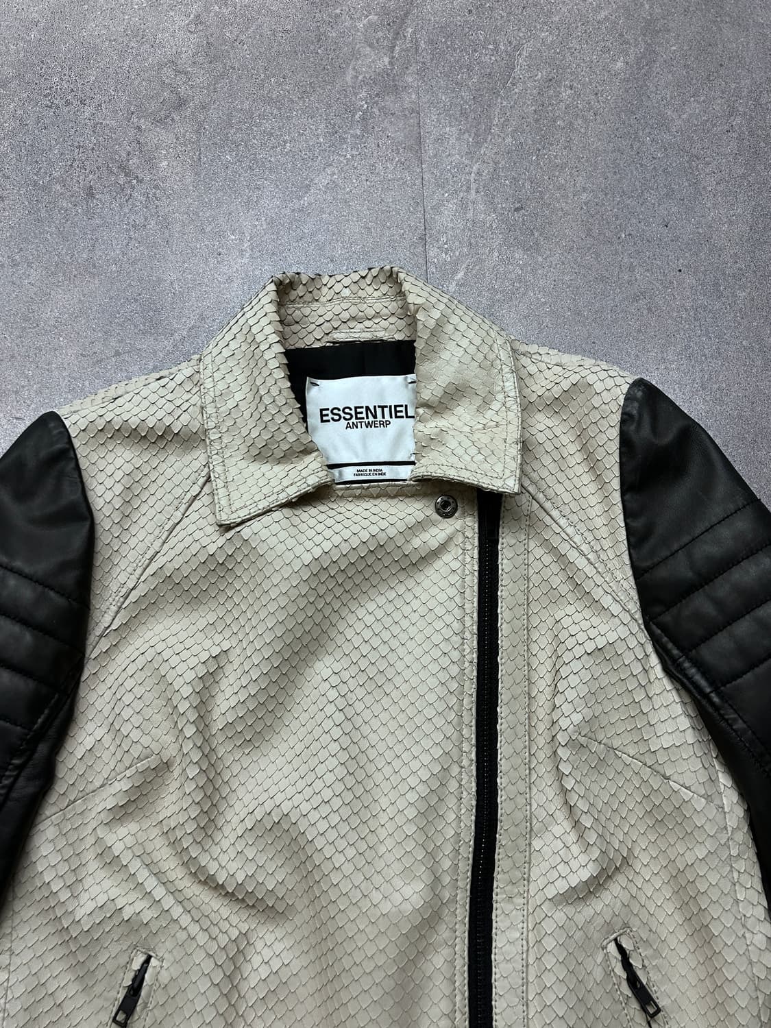 Essentiel Antwerp 파이톤 판넬 자켓 상품이미지2