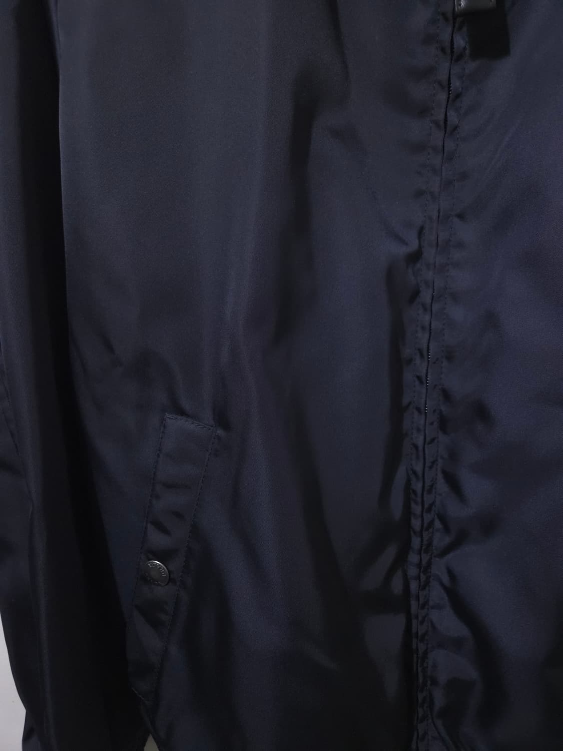 [새상품급] 프라다 삼각로고 봄버 다운 자켓 상품이미지5