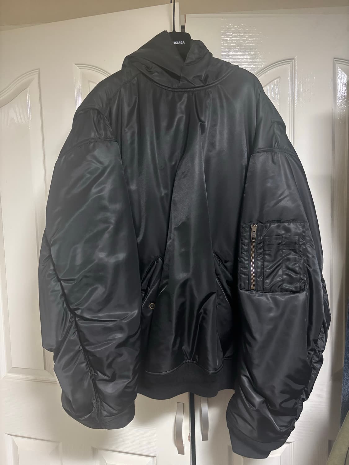 발렌시아가 스포티b 후드 봄버 3 상품이미지1