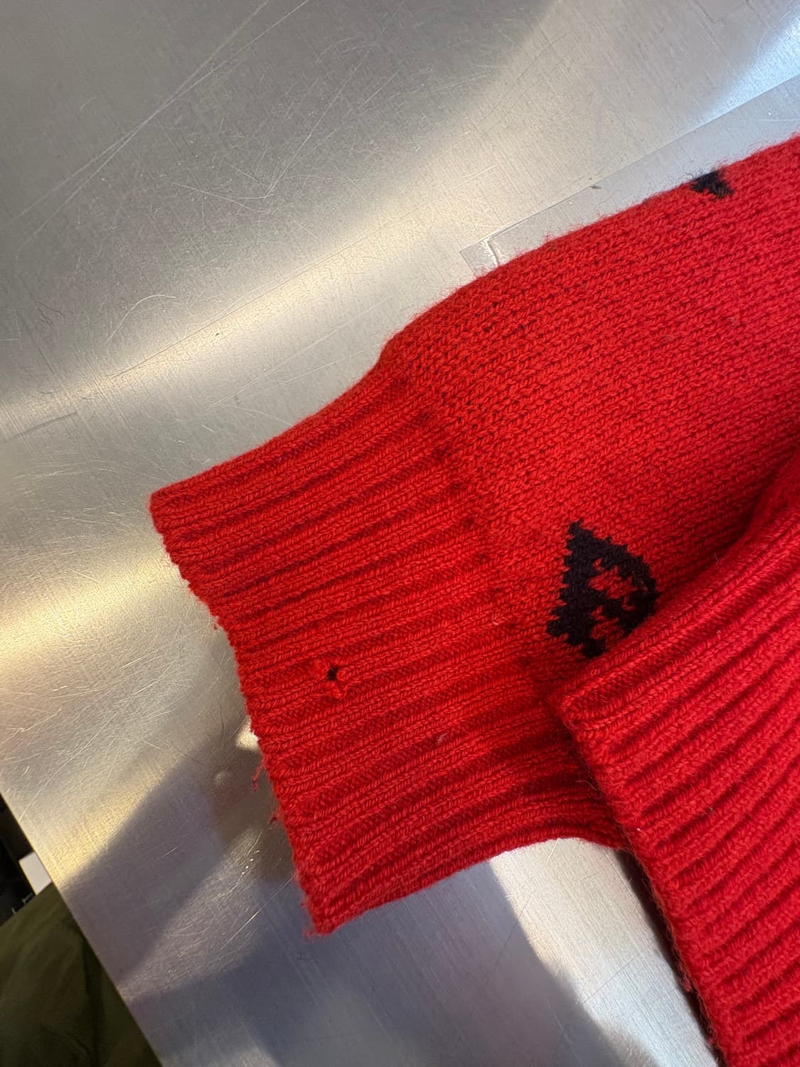 발렌시아가 올오버 로고 니트 스웨터 상품이미지5