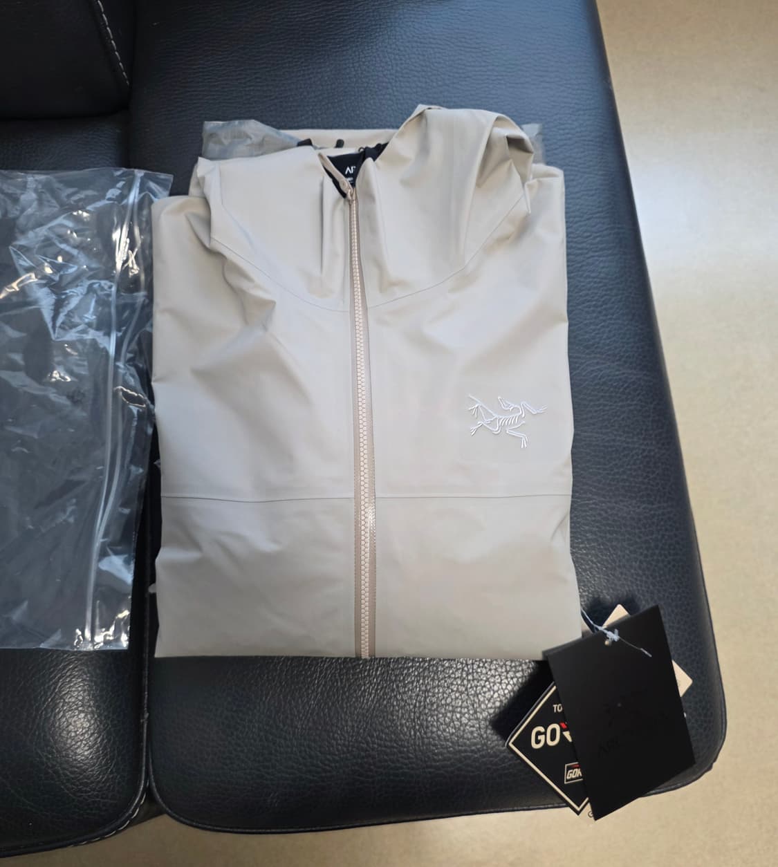 [새제품,M,정가이하]아크테릭스 베타자켓 룬 상품이미지1