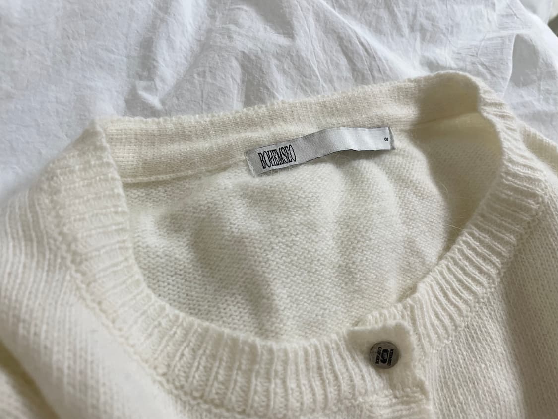 보헤미안서울) 헤어리 라운드 넥 니트 가디건 (ivory) 상품이미지4