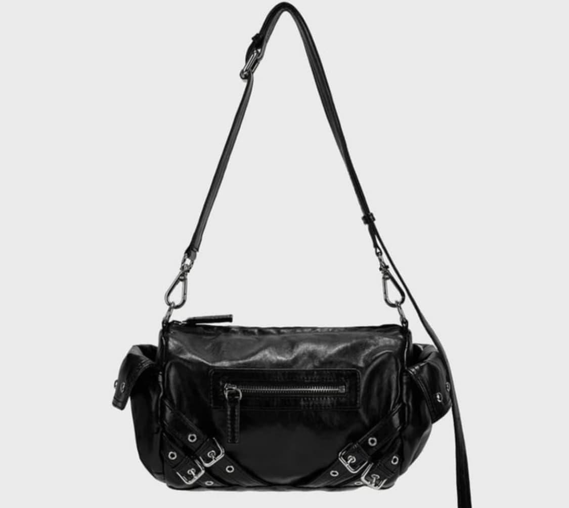 다이닛 스터드 포켓백 블랙 상품이미지1