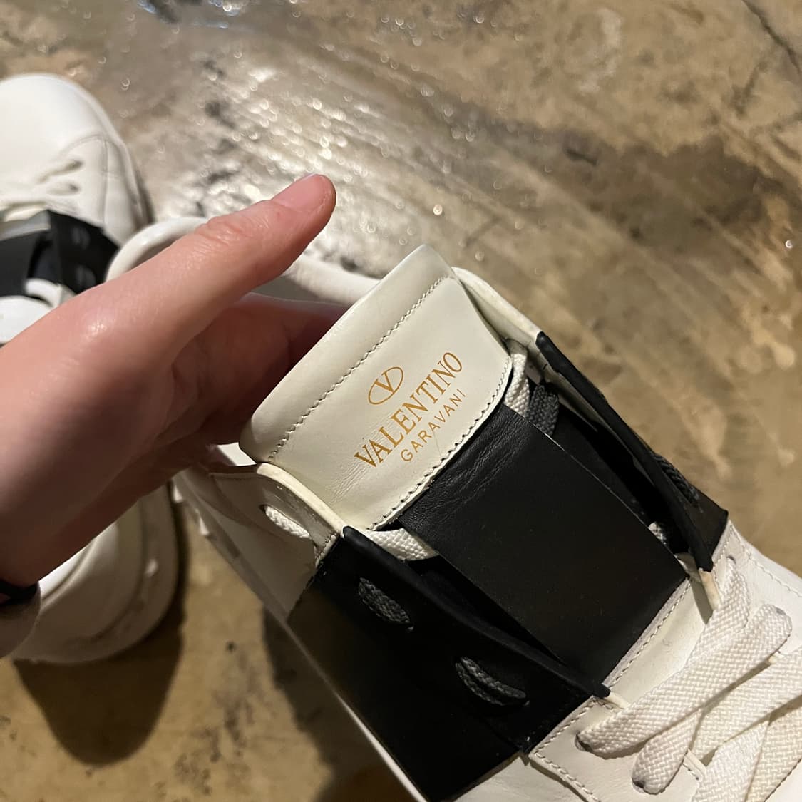 발렌티노 락스터드 스니커즈 상품이미지7