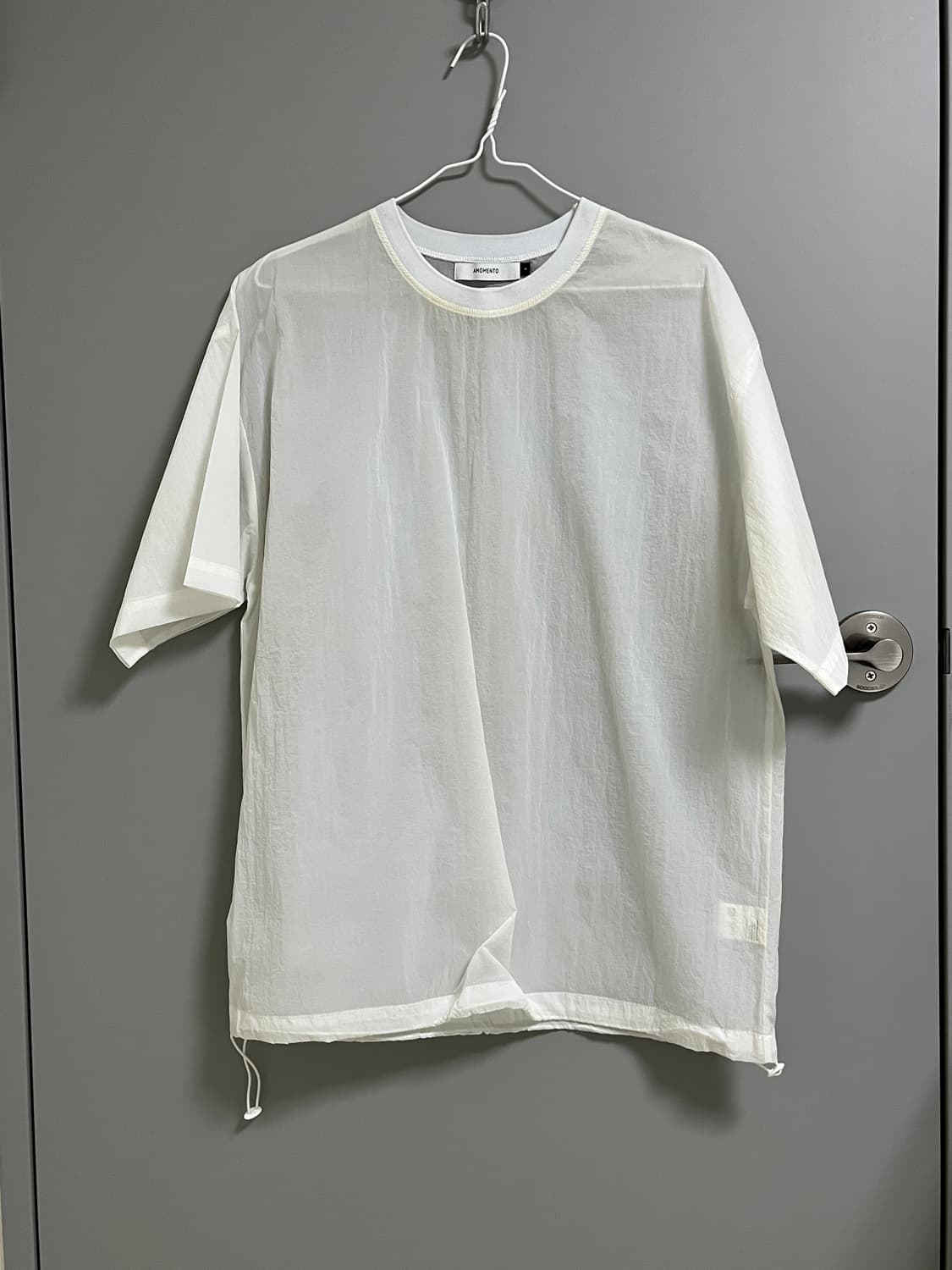 아모멘토 화이트 쉬어 반팔 상품이미지1