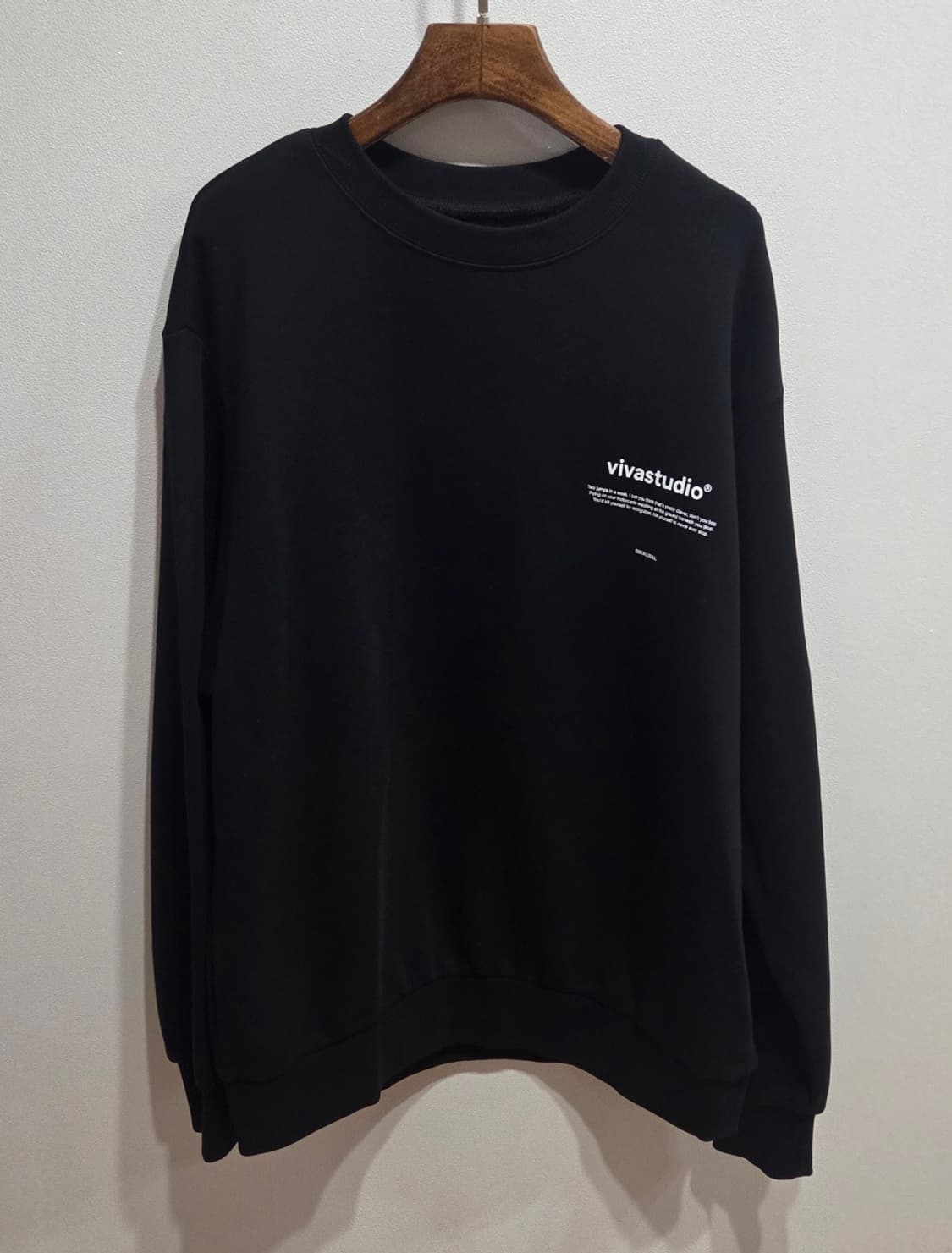 비바스튜디오 블랙 맨투맨 티셔츠 M 상품이미지1