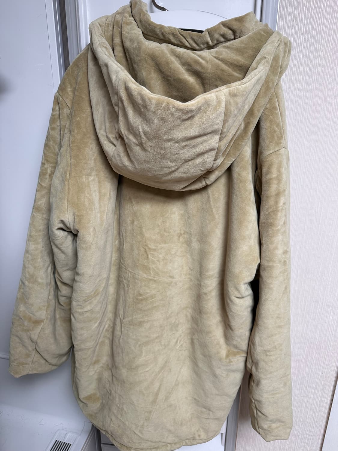 이지 시즌 4 벨벳 푸퍼 자켓 상품이미지2