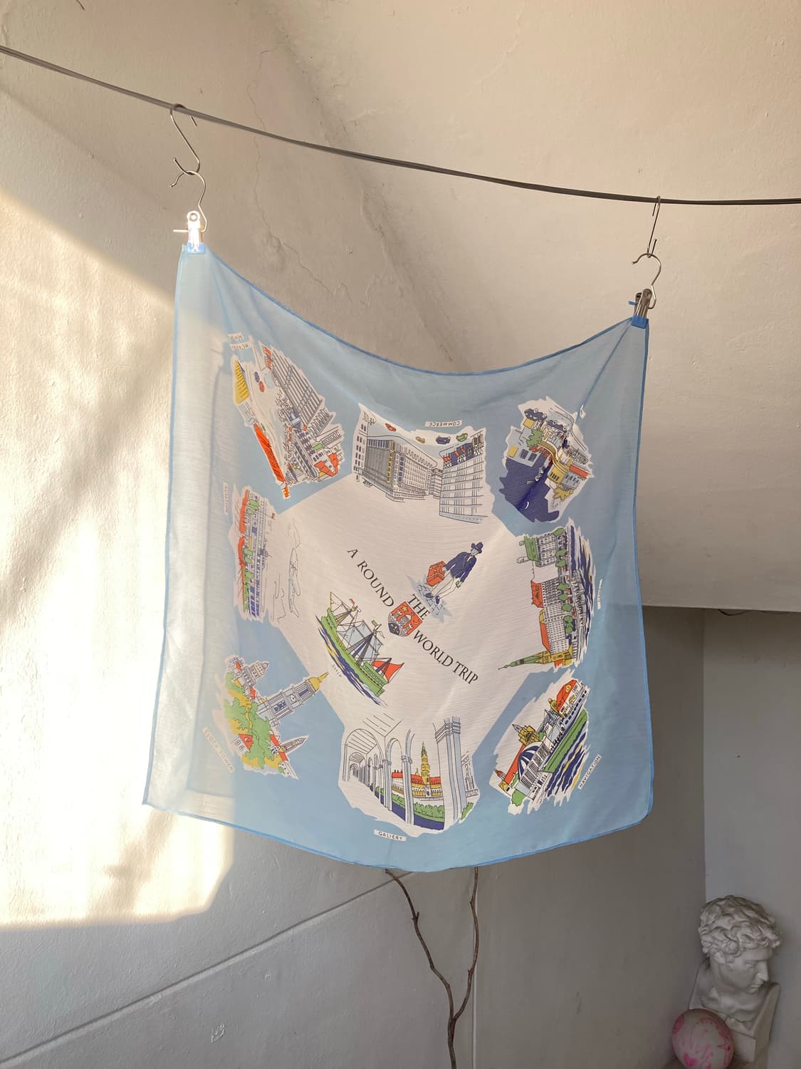 스카이블루 일러스트 스카프 상품이미지1