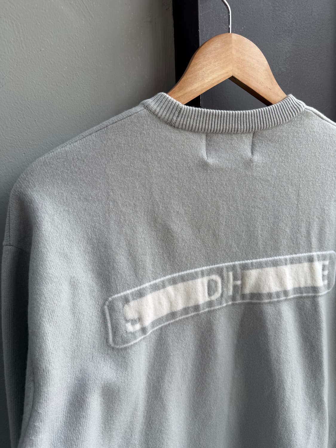 48/ 솔리드옴므 백로고 스웻 니트 상품이미지7