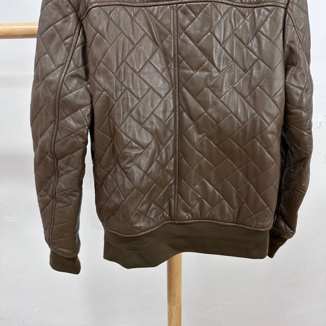 커스텀 멜로우 슬림핏 퀼팅 레더 블루종 100 (실90-95) J20 상품이미지8