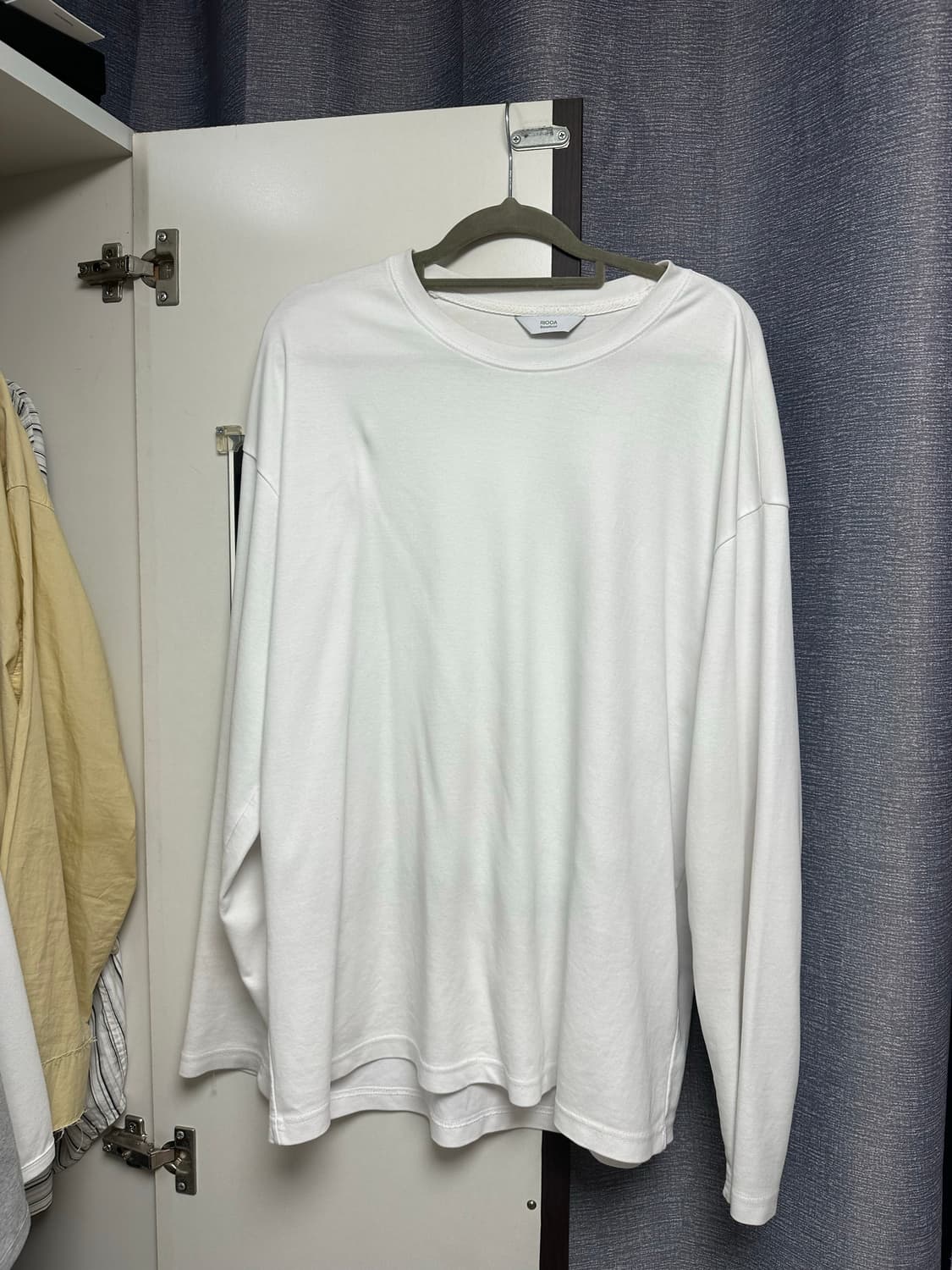 리우아 세미오버 롱슬리브 L 상품이미지1