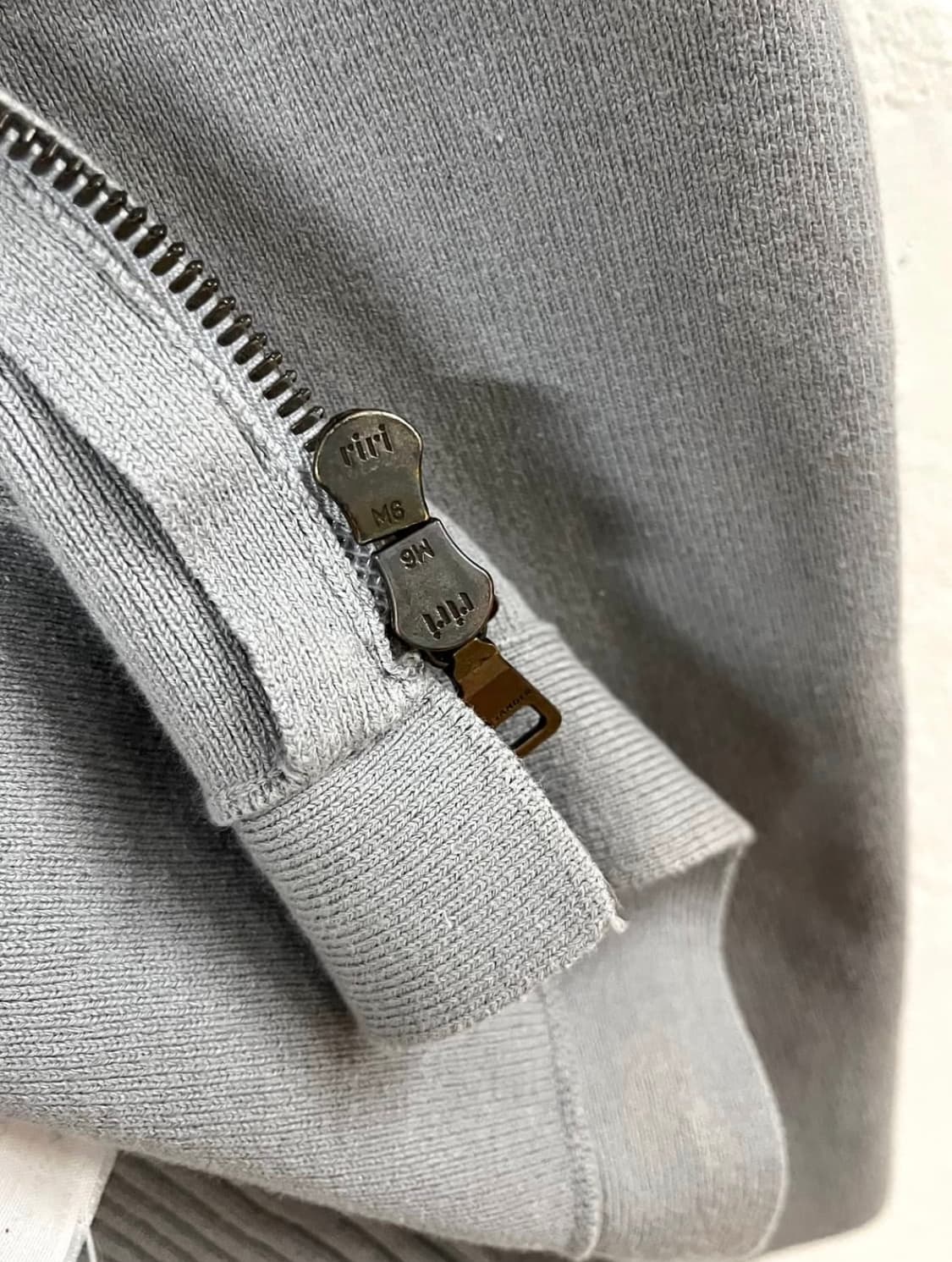 질샌더 라프시몬스 입체 플리츠 니트 집업 상품이미지7