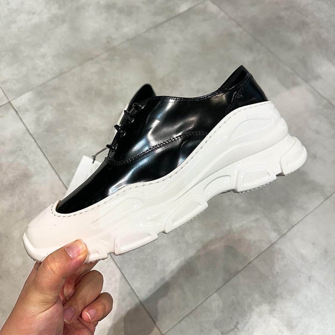 (정품/새상품) 시몬 로샤 남성 로우 트랙 레이스업 브로그 슈즈 상품이미지2