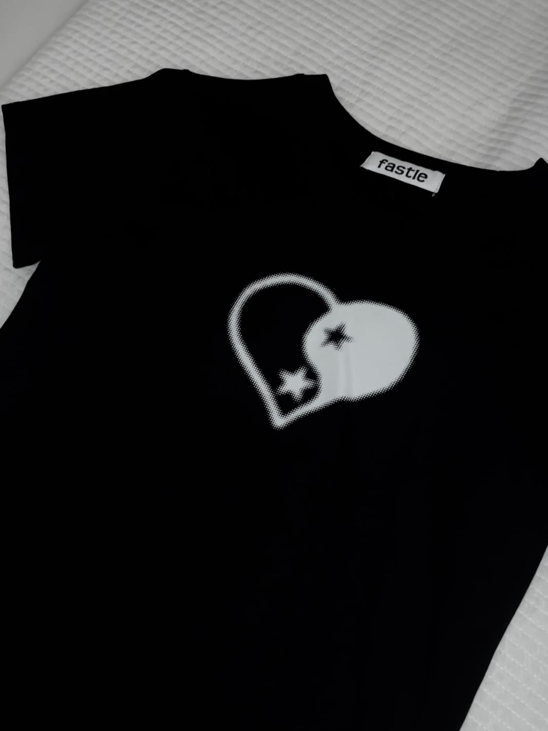 패슬 1/2 Heart Yin Yang Tee Black 상품이미지1