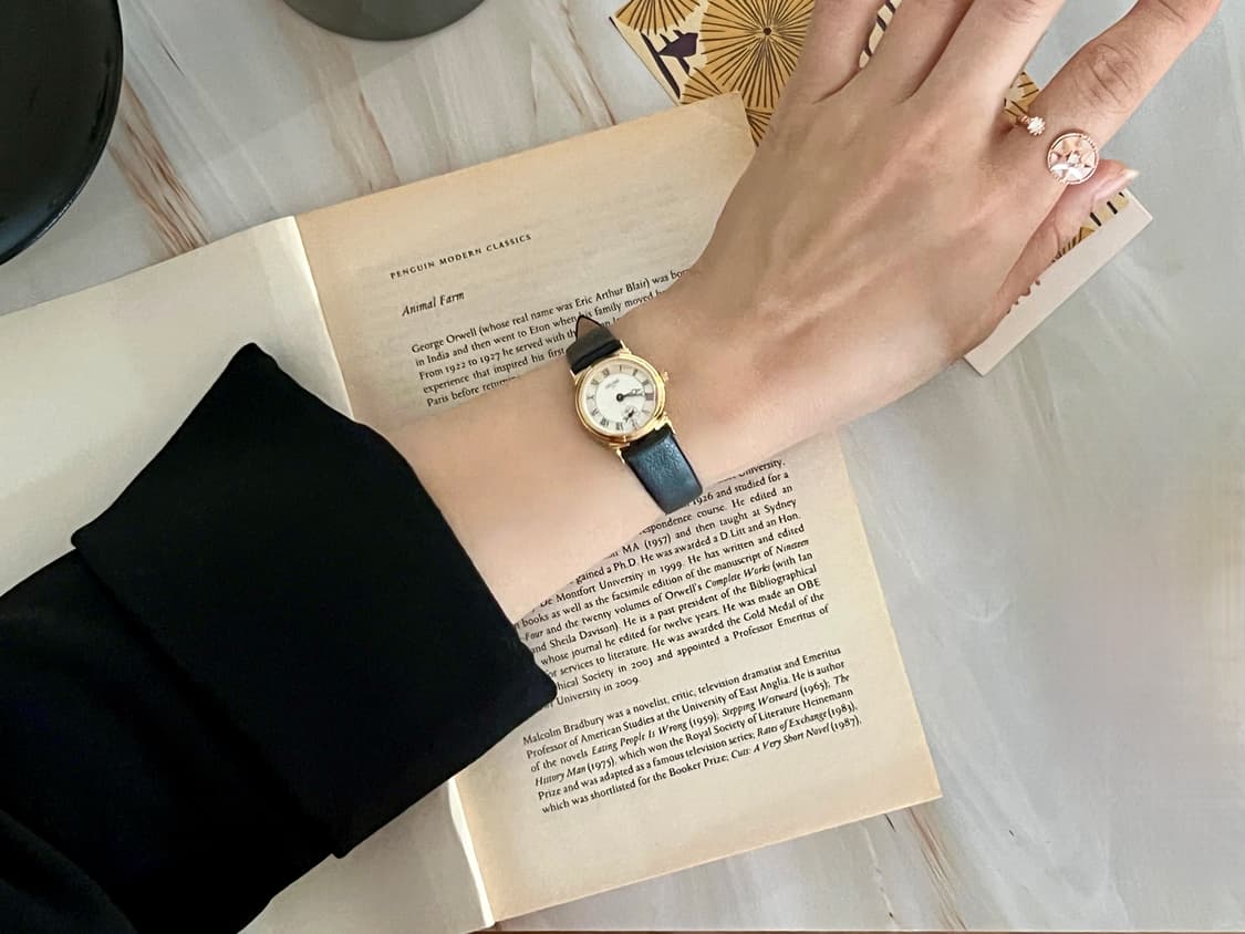 CELINE  셀린느 스몰세컨드 골드 라운드 시계  상품이미지10