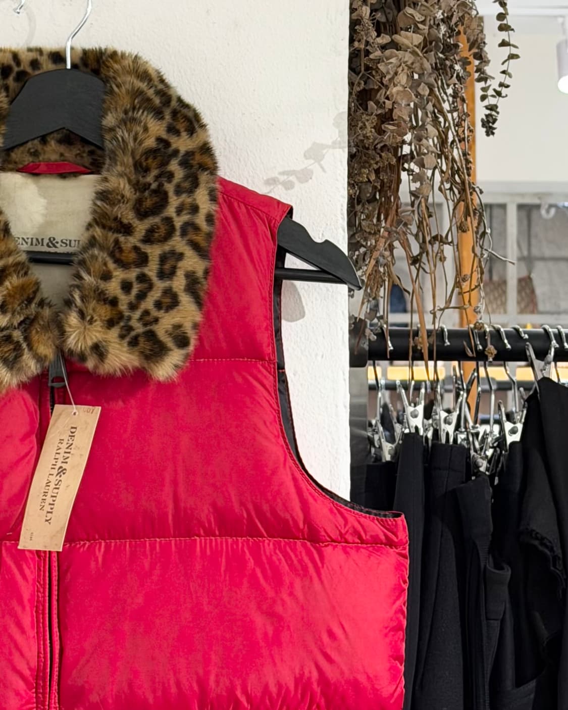 데님 앤 서플라이 레드 레오타드 퍼카라 패딩 베스트 상품이미지3