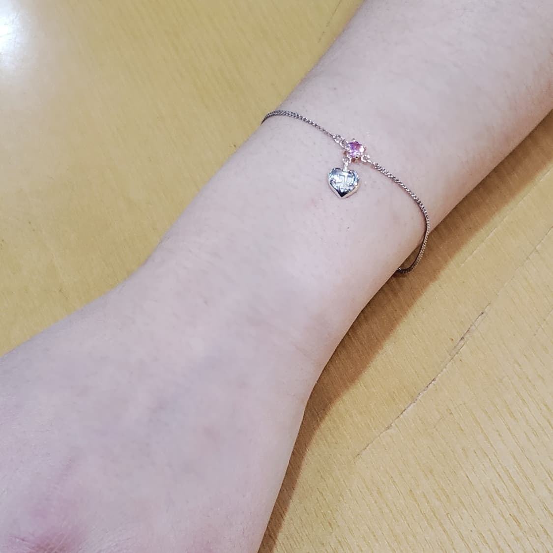 꾸레쥬 하트 로고 실버 팔찌 상품이미지3