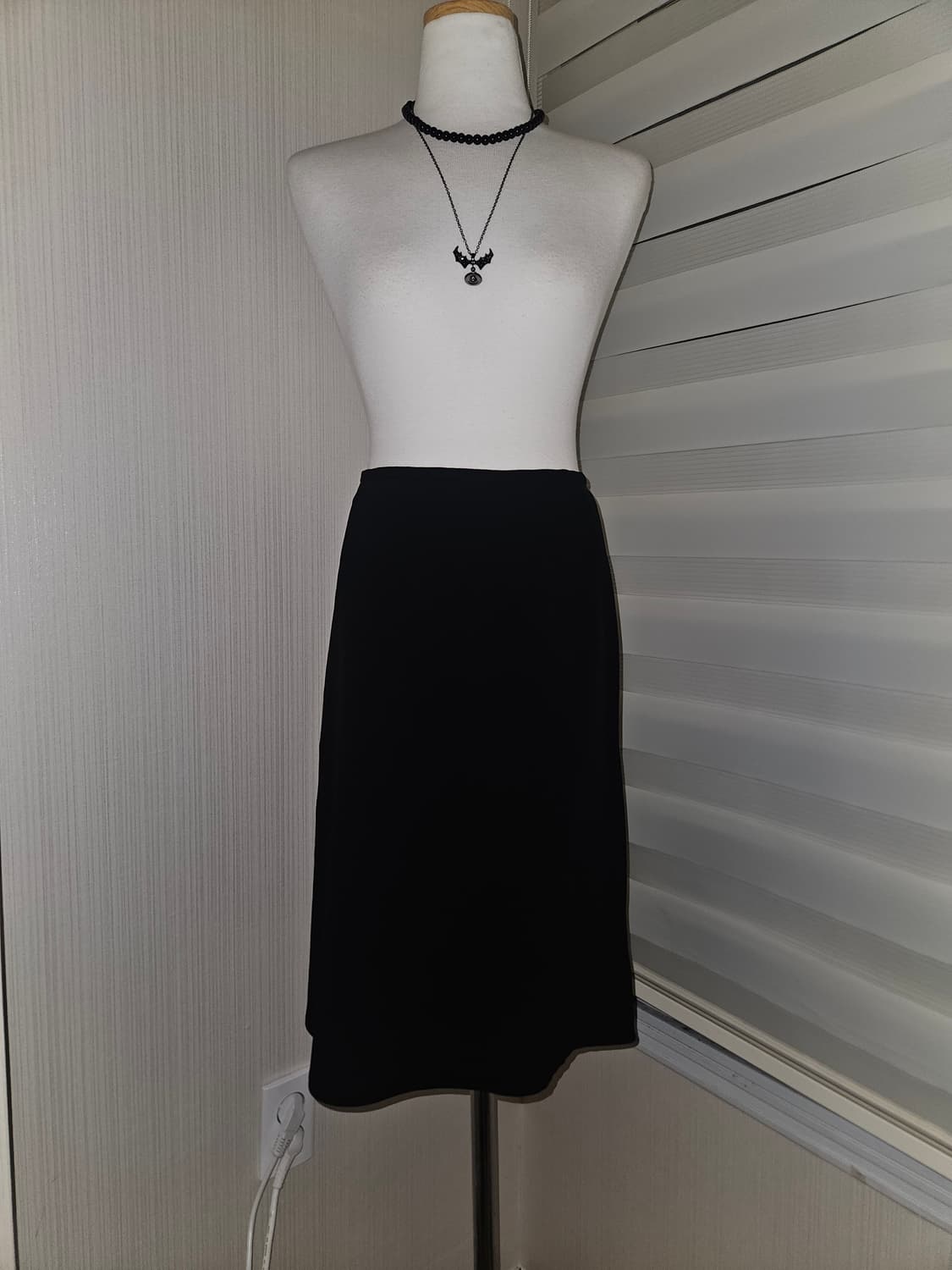 comme 공겜여주 블랙 미디스커트 상품이미지3