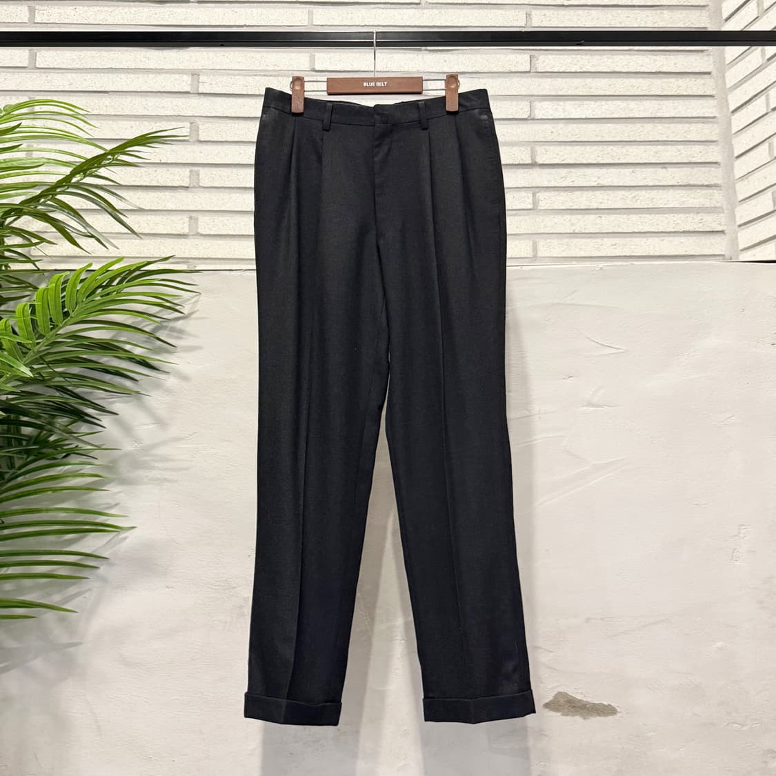 DAKS 닥스 퓨어울 핀턱 롱슬랙스 롤업 디테일 차콜 상품이미지2