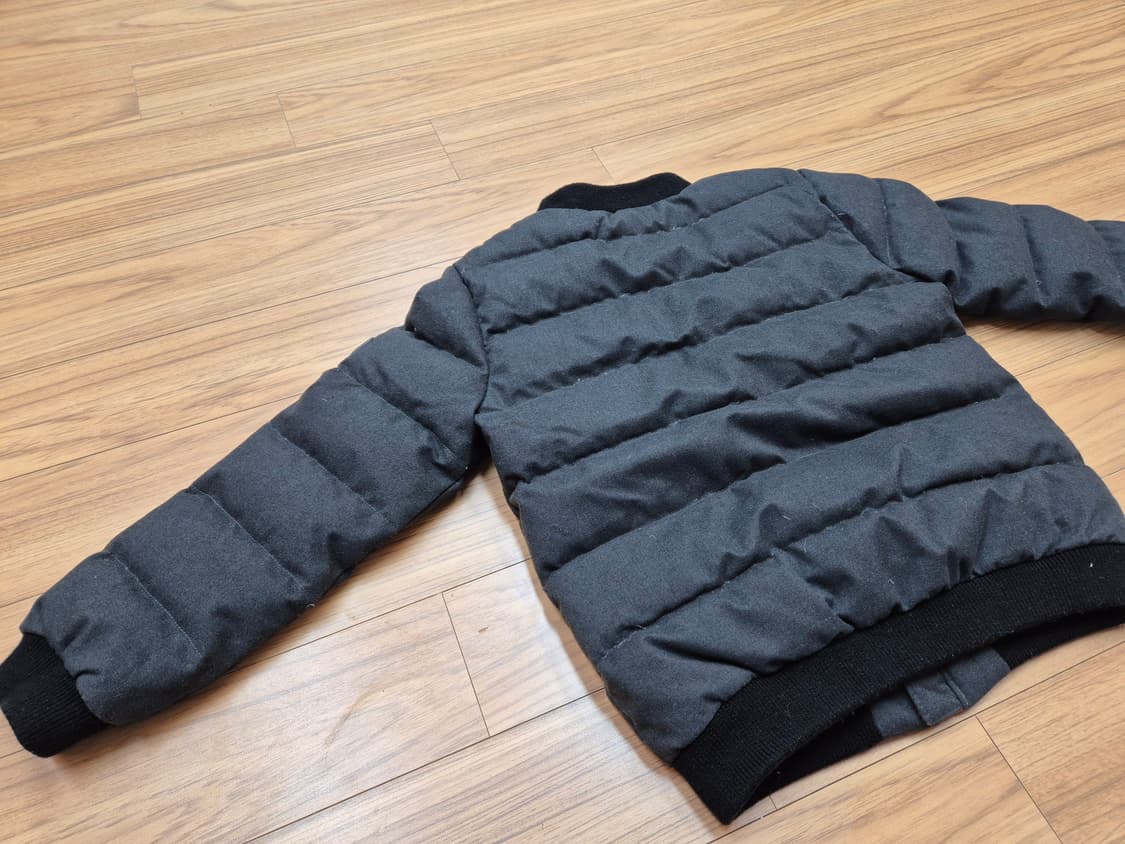 Bonpoint 아동 패딩 점퍼입니다. 겉감은 폴리에스터 100%로 제작 상품이미지3