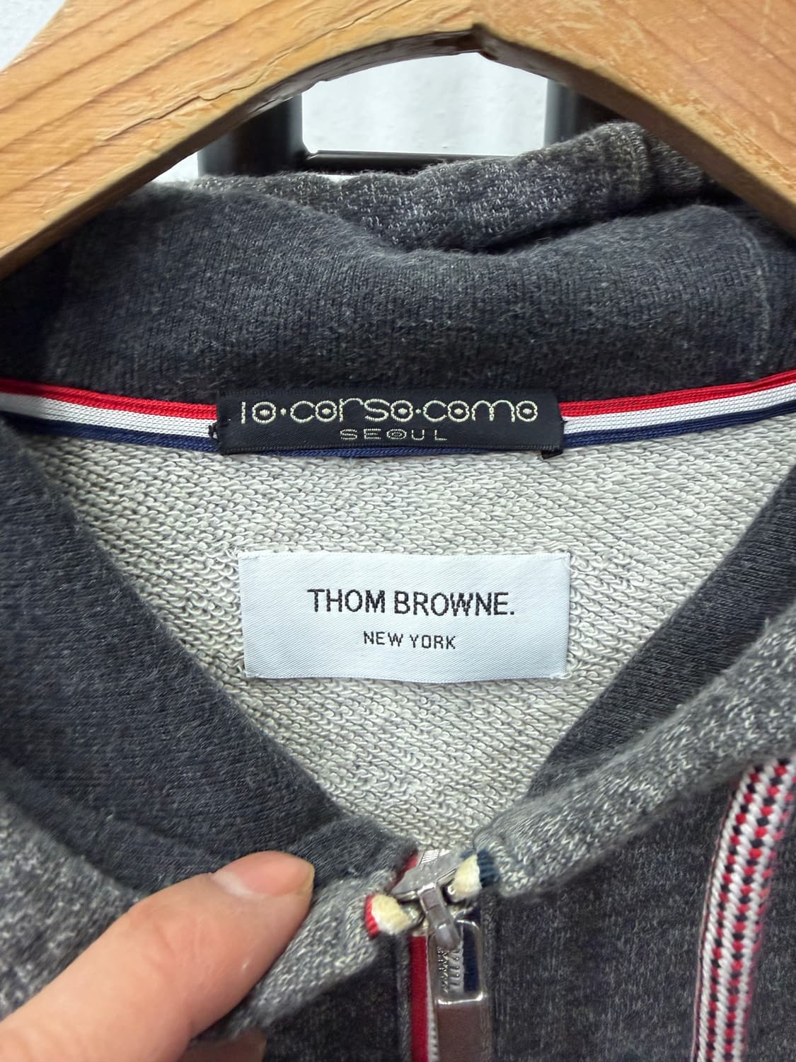 정품) 톰브라운 남성 코튼 루프백 후드집업 2 상품이미지7