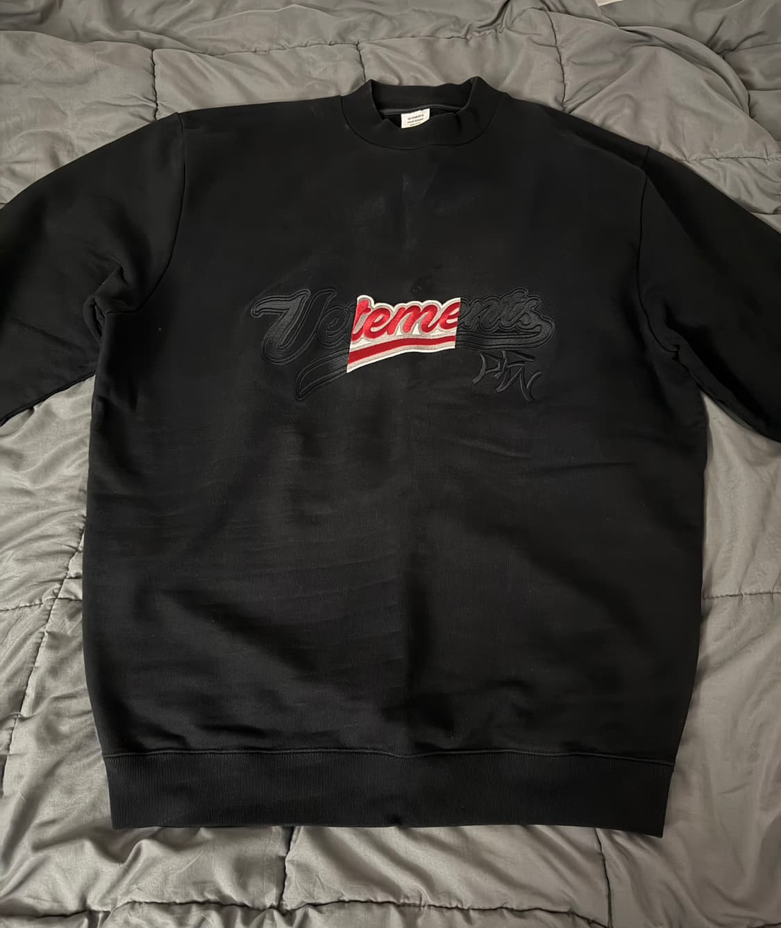 [M] 베트멍 18FW 패치워크 자수 모크넥 맨투맨 (뎀나 아카이브) 상품이미지3