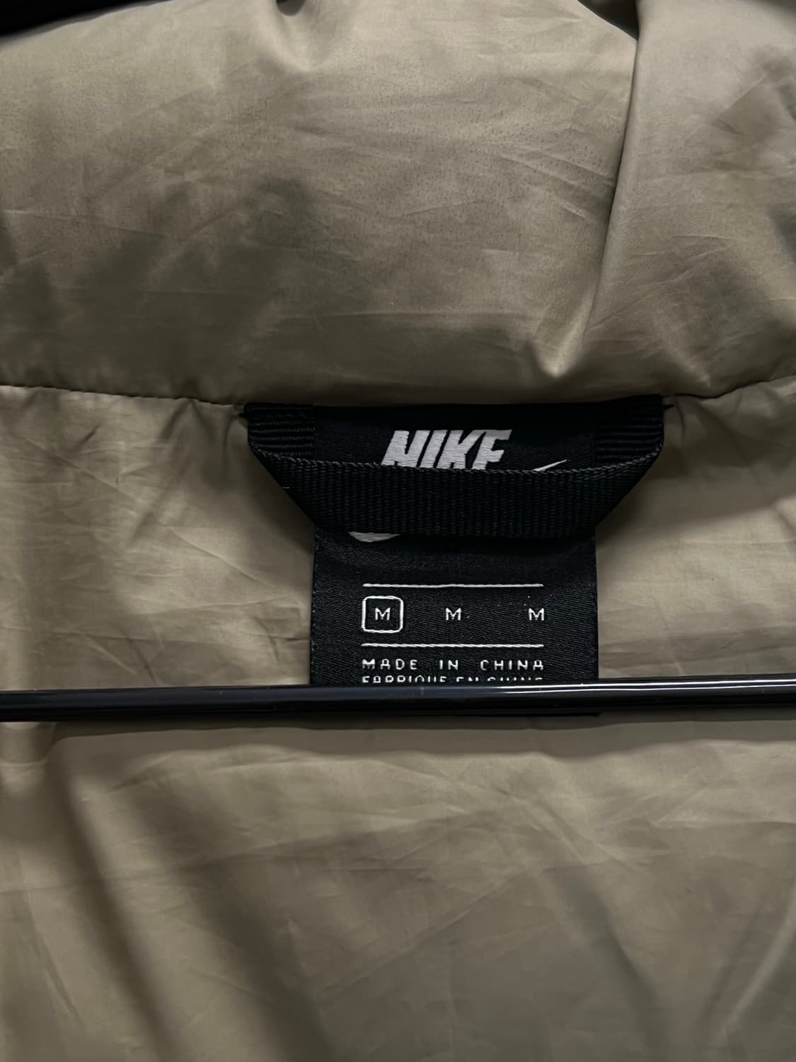 나이키 우먼스 스테이트먼트 다운 필 숏 패딩 재킷 블랙 상품이미지4