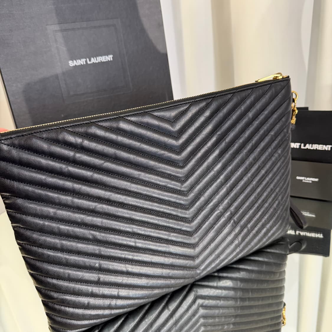 생로랑 모노그램 마틀라세 금장 클러치 상품이미지5