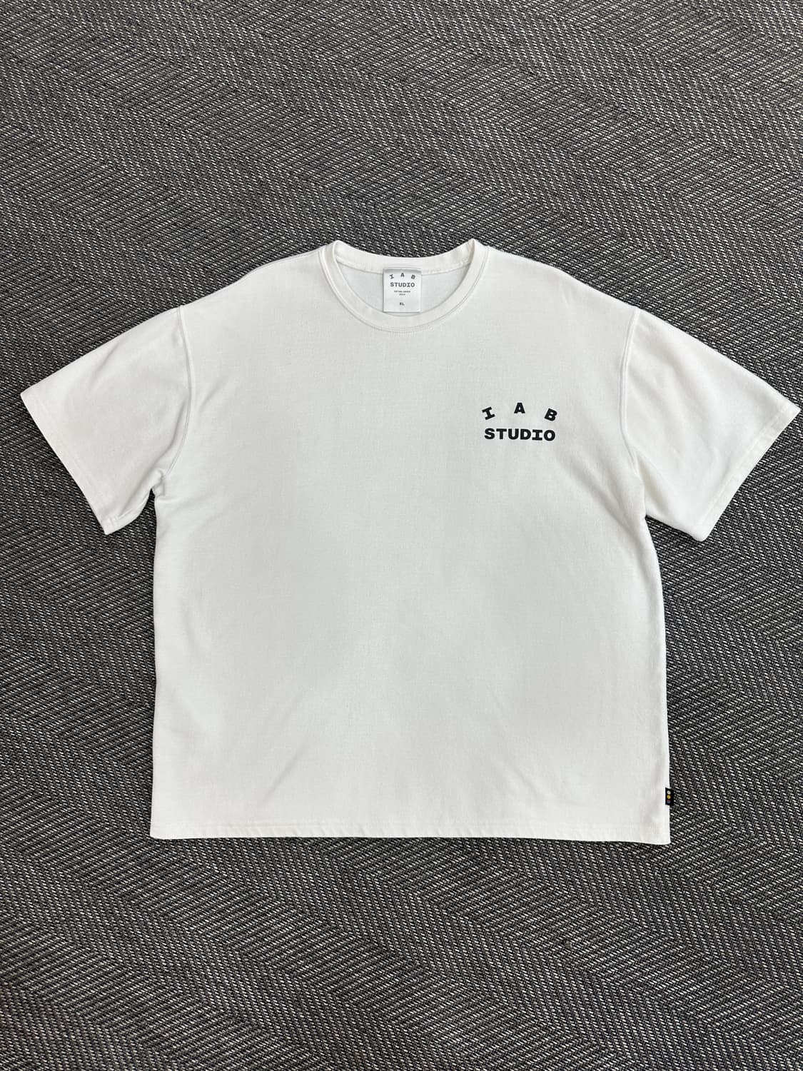 아이앱스튜디오 반팔티 화이트 상품이미지2