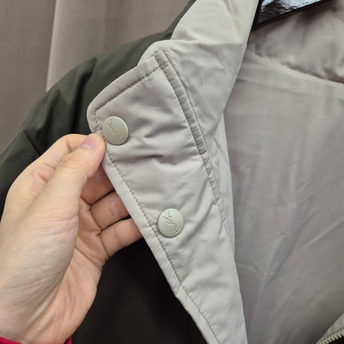 입생로랑 리버시블 다운 패딩 상품이미지7