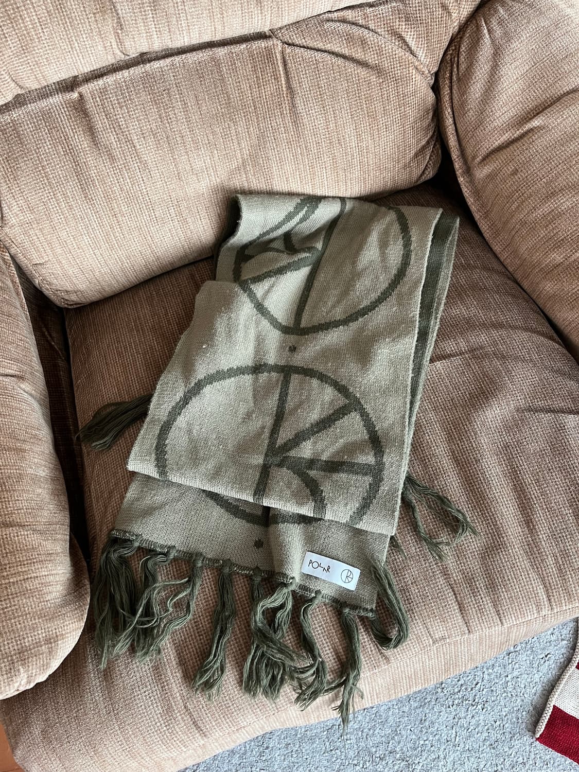 폴라 스케이트 피스로고 머플러 상품이미지1