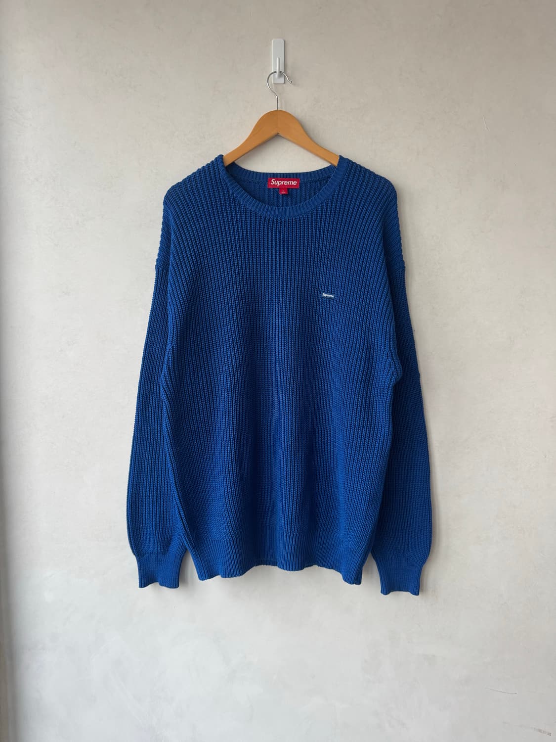 Fw23 슈프림 립드 스웨터 상품이미지1