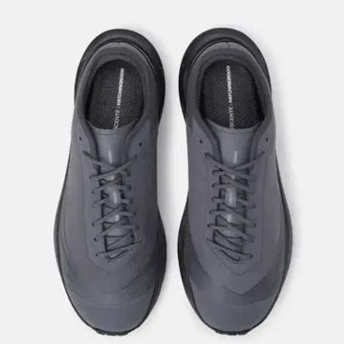 데상트 해칭룸 트레일 러닝 슈즈 260 구합니다 상품이미지2