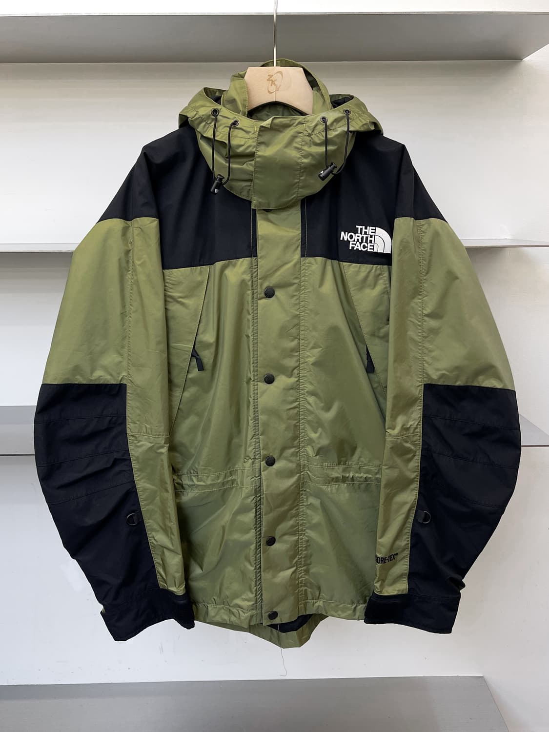 노스페이스 90s 마운틴 라이트 GTX 자켓 상품이미지2