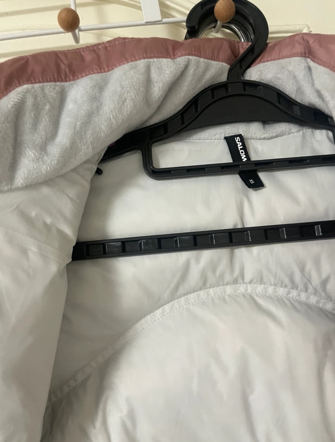 살로몬 패딩 상품이미지2