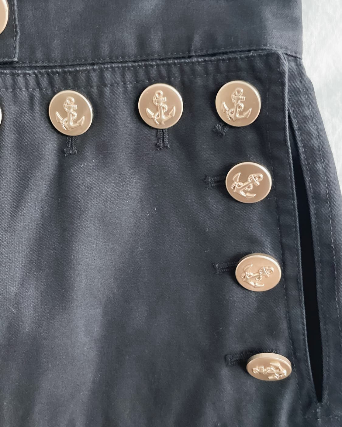 돌체앤가바나 금장 마린 버튼 블랙 레더패널 롱스커트 상품이미지6