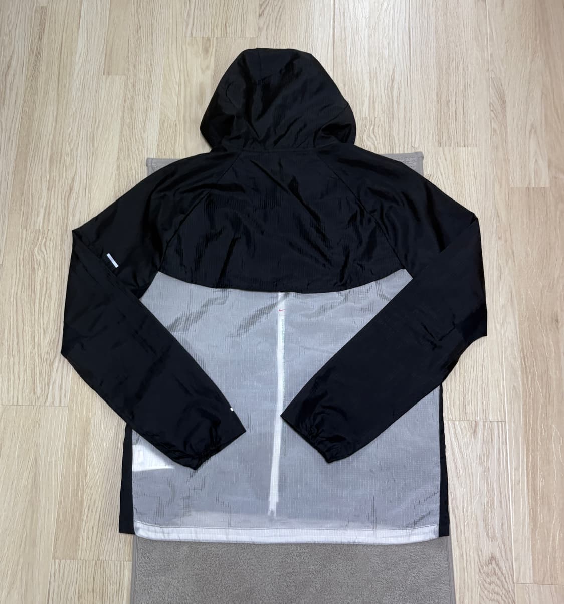 [S급] 희귀매물❗️ 나이키 윈드러너 킵초게 M 상품이미지2