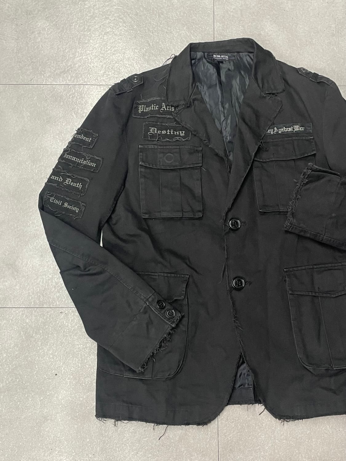 인 더 애틱 그런지 레터링 패치 블레이저 상품이미지2