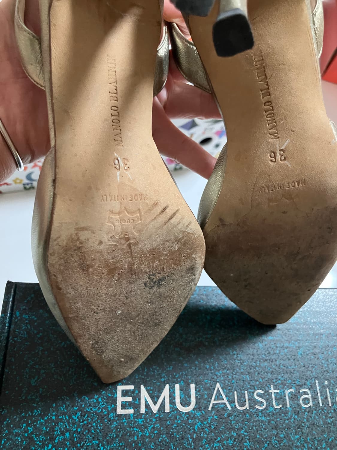 마놀로 블라닉 슬링백 금색 힐 포인티드토 상품이미지6