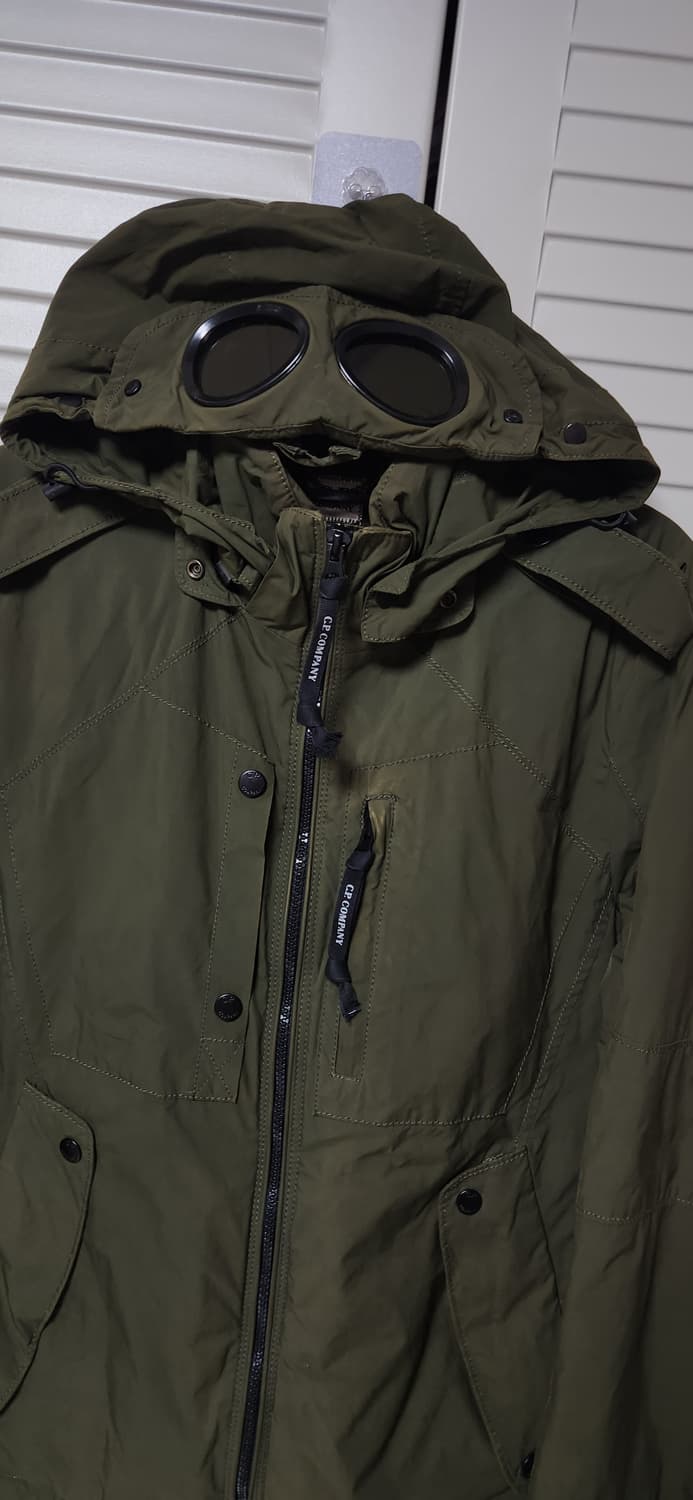 CP컴퍼니 고글 견장 카키 자켓 상품이미지5