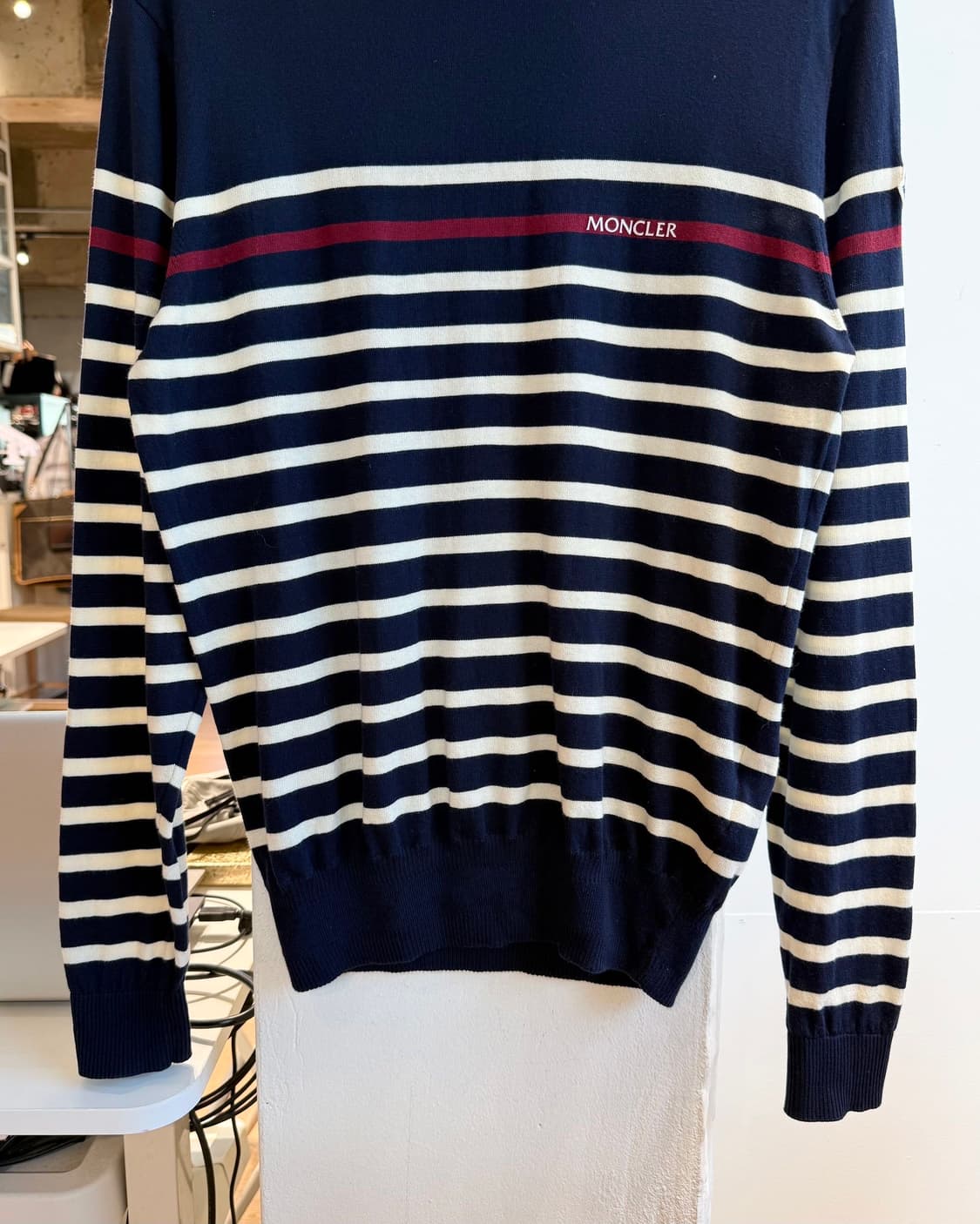 몽클레르 네이비 스트라이프 크루넥 니트  상품이미지6