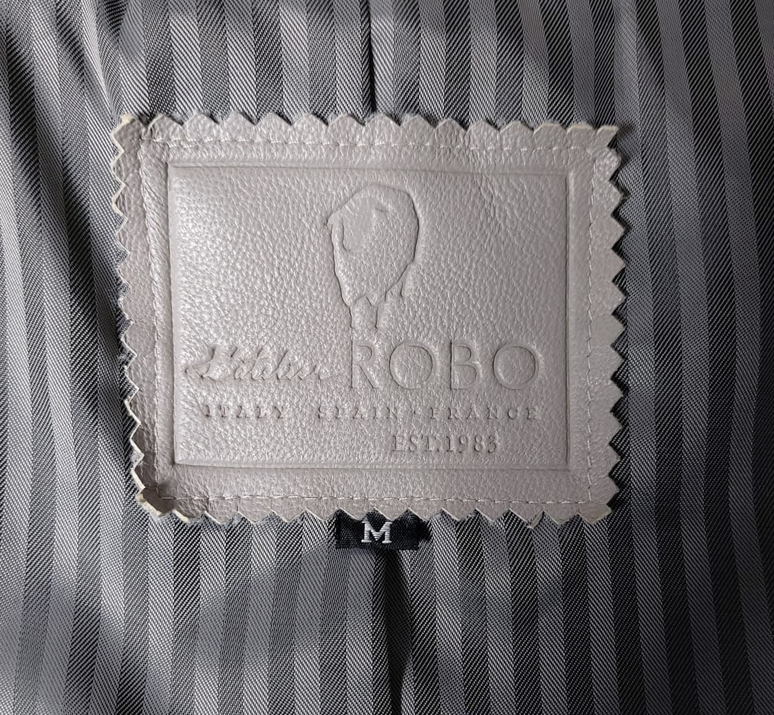 로보(ROBO) 여성 양가죽 코트 (M)

 상품이미지5