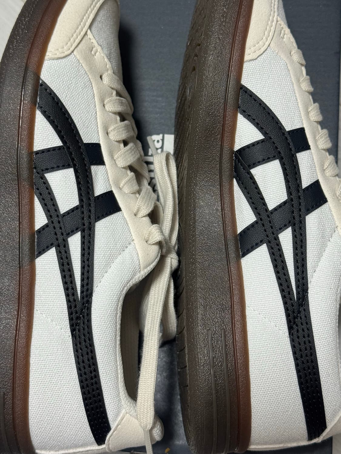 오니츠카 타이거 어드반티 크림 화이트 블랙 235 판매합니다! 상품이미지4